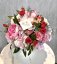 Zářivá variace pivoněk, růží a hortenzií
