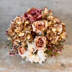 Vintage hortenzie s růžičkami ve váze