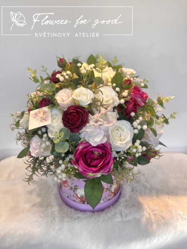 Mega flower box plný růží pro speciální příležitost