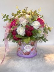 Mega flower box plný růží pro speciální příležitost